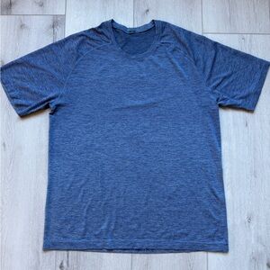 Lululemon Metal Vent Tech Short-Sleeve Shirt /Berlin
Size XL